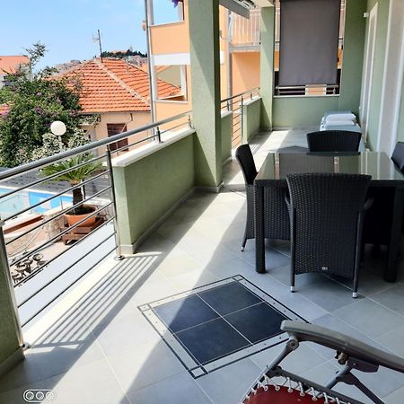 -Villa Sjor -Primosten-Apartmani- Has 2 Large Apartments And 2 Smaller Ones -Primosten Lokvice 6 외부 사진