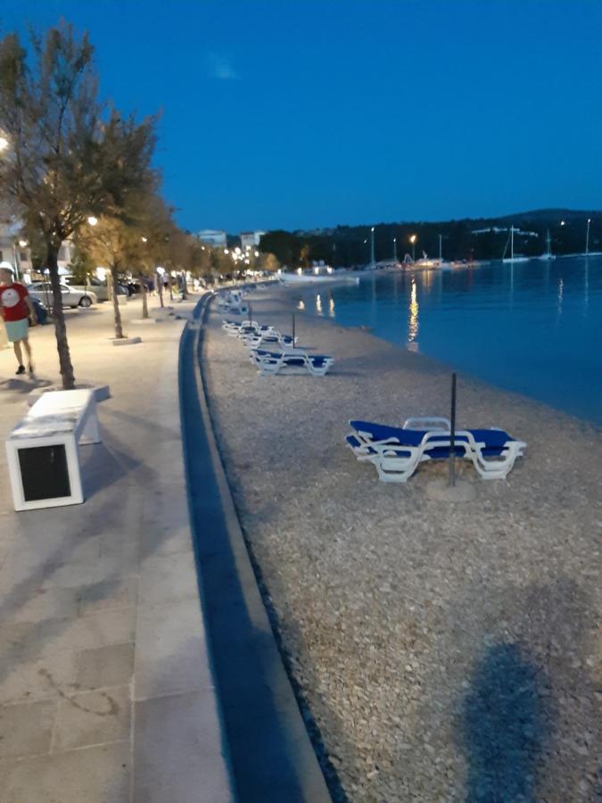 -Villa Sjor -Primosten-Apartmani- Has 2 Large Apartments And 2 Smaller Ones -Primosten Lokvice 6 외부 사진